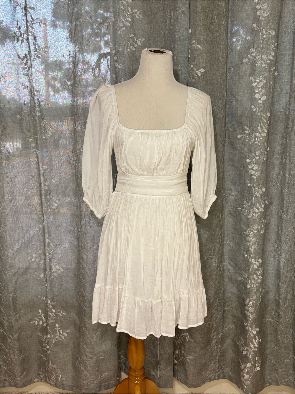 Square-Neck White Mini Dress with Puff Sleeves